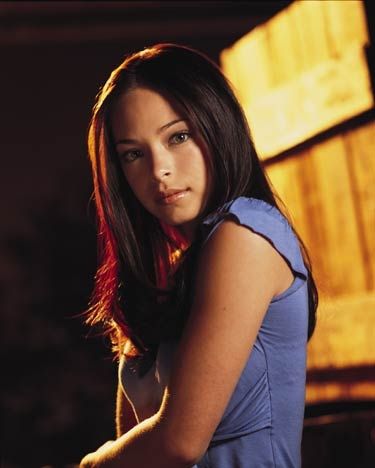 Kristin Kreuk 02